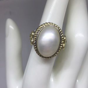 Judith Ripka Mother of Pearl ring